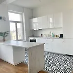 Nid Urbain Colmarien - 4 Personnes - Garage דירה