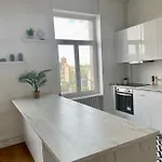 Nid Urbain Colmarien - 4 Personnes - Garage דירה